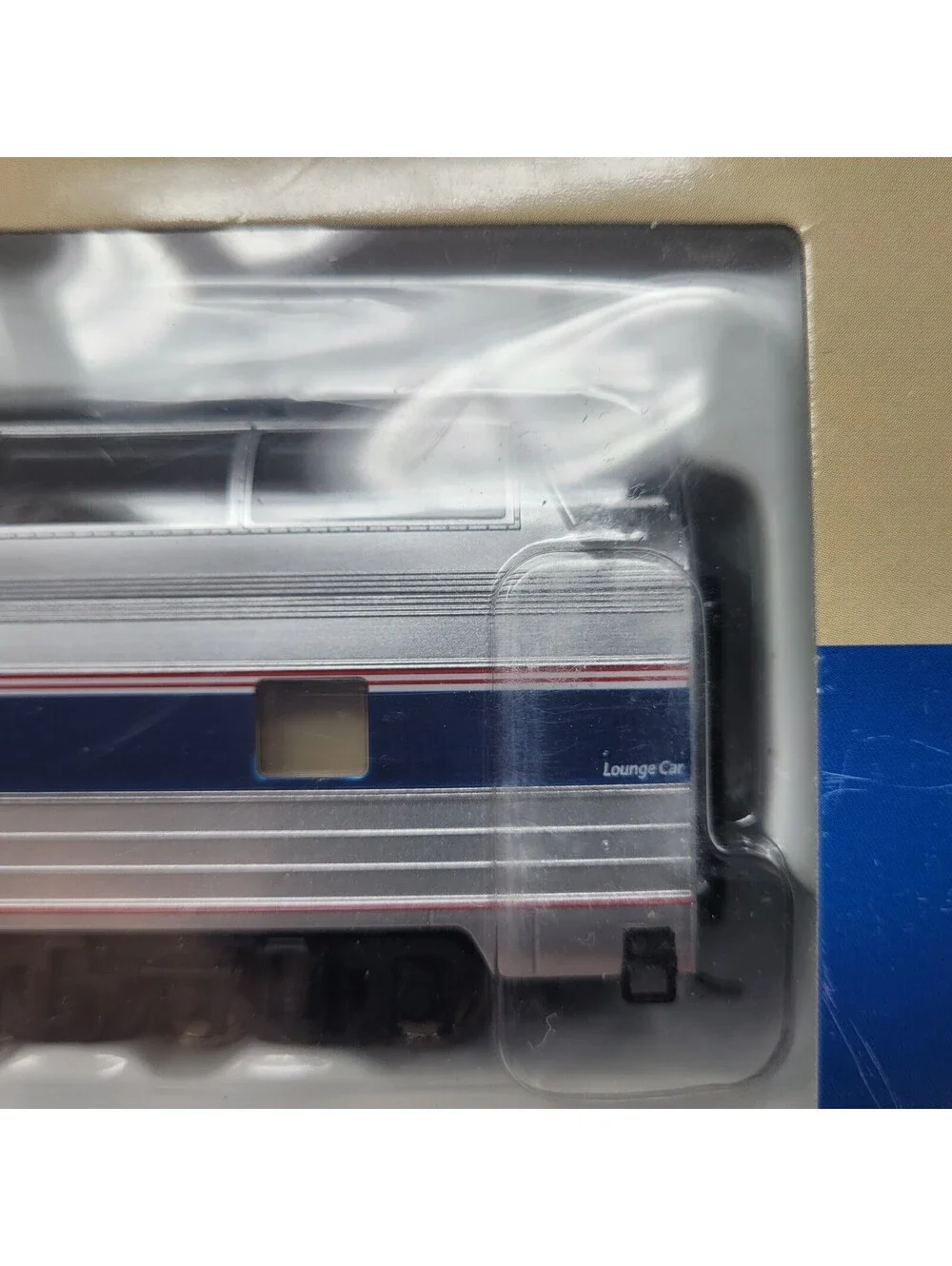 Walthers 932-6528 Budd Great Dome Amtrak Phase 4B Lounge Car 10031 HO 1/87 Scale